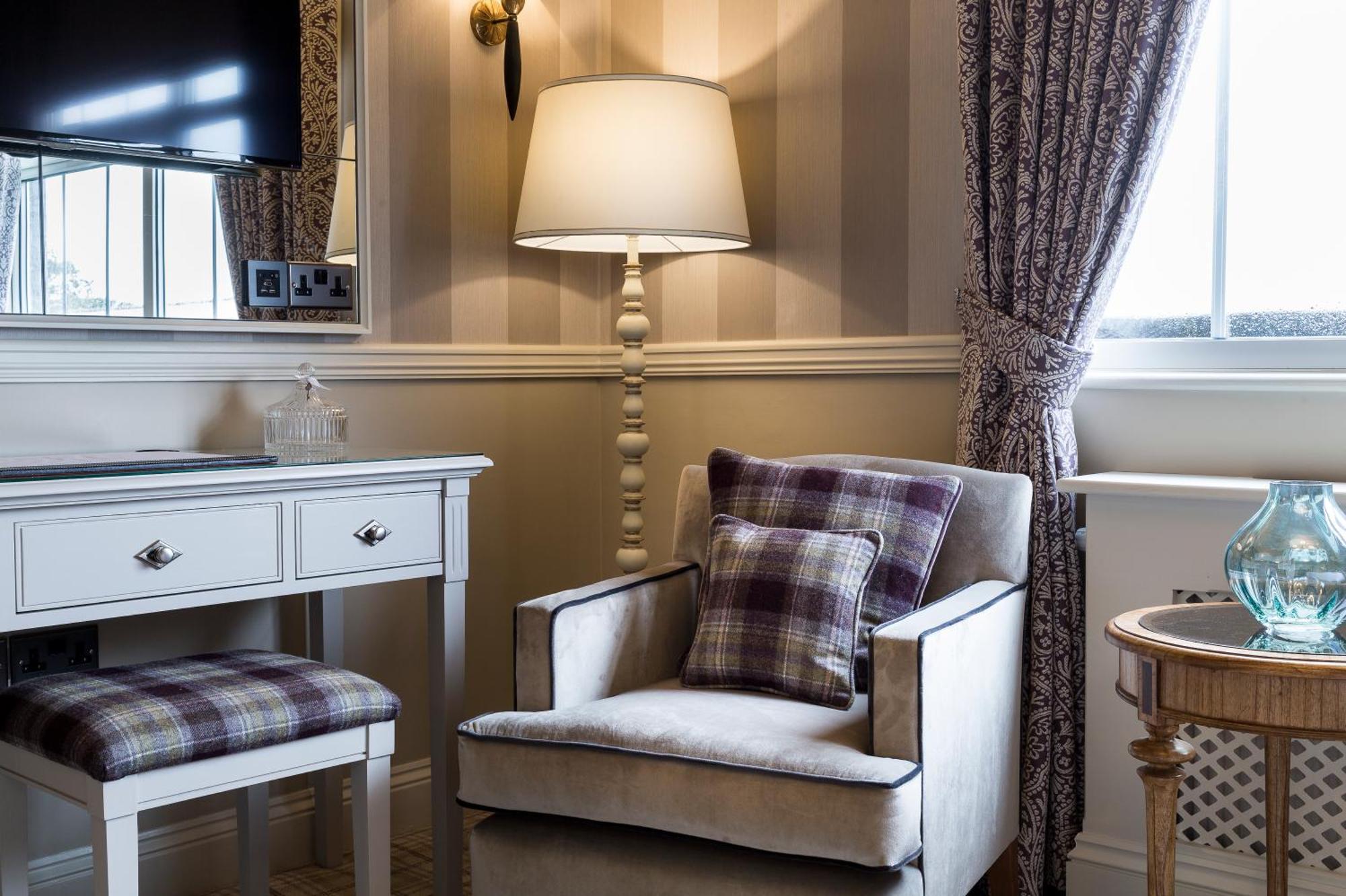 Down Hall Hotel Hatfield Heath Eksteriør billede